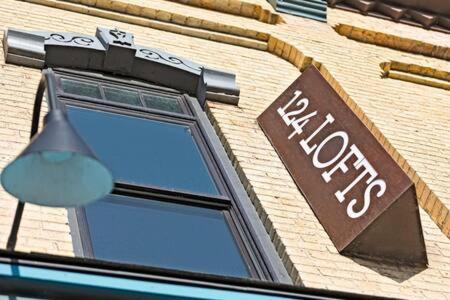 Hip Urban Loft - Small Town Charm -124 Lofts #3 West Dundee Ngoại thất bức ảnh